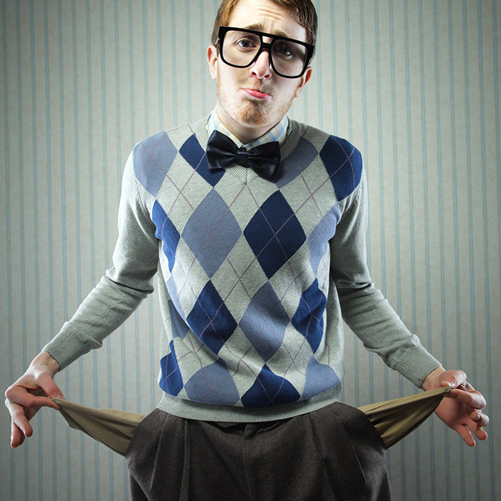Werkstudent mit leeren Hosentaschen der Geld verdienen will